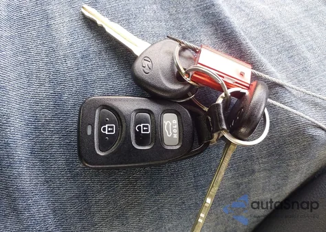 2020 Hyundai Elantra Sel z USA, uszkodzony, nr VIN 5NPD84LF8LH570384